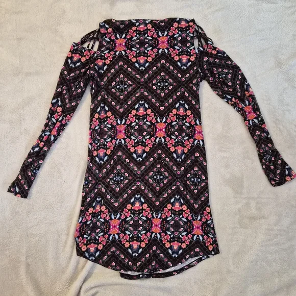 Derek Heart Black and Pink Patterned Womens Dress. - Picture 6 of 7